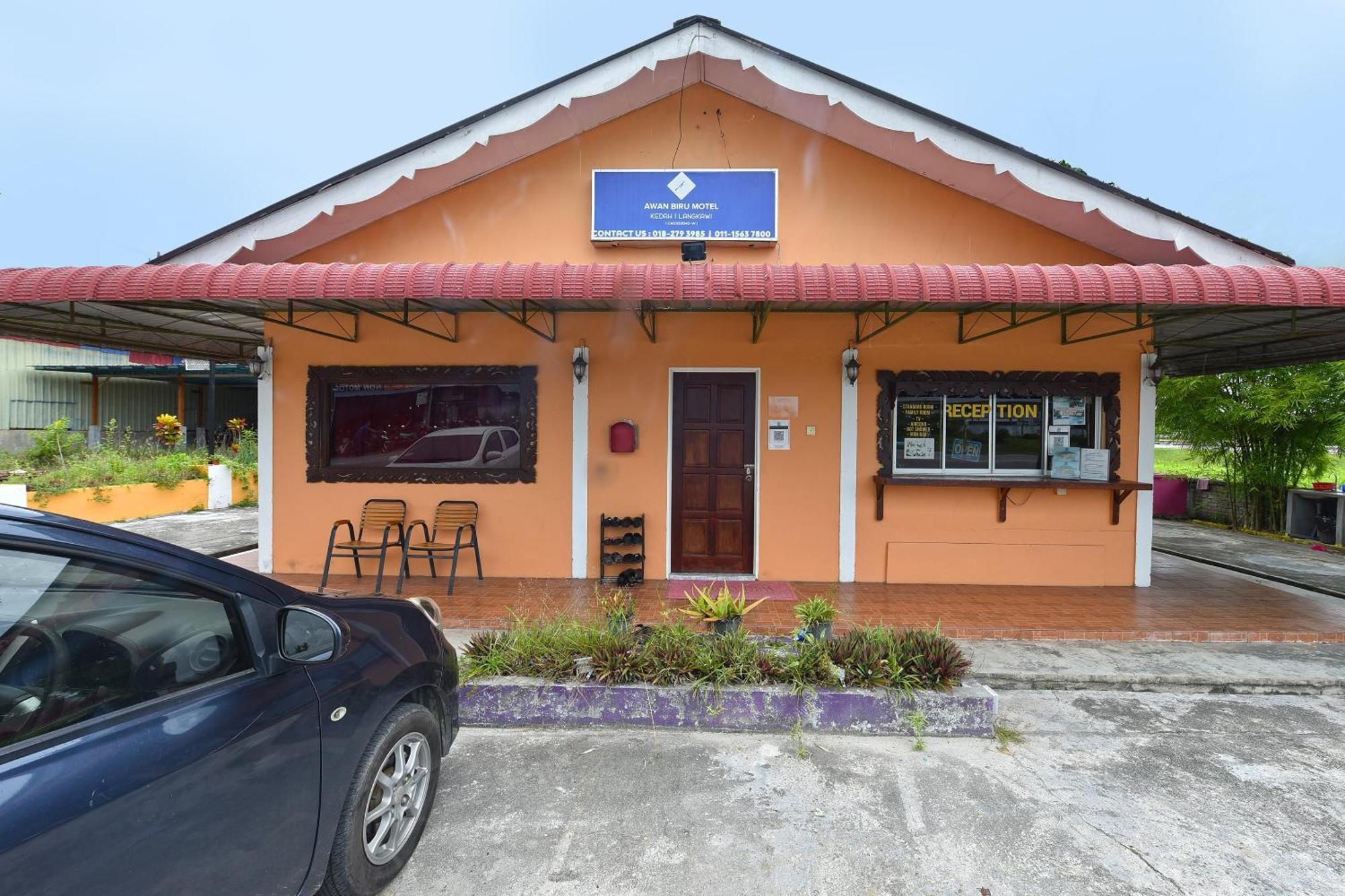 Oyo 90561 Awan Biru Motel Pantai Cenang (Langkawi) Exterior foto