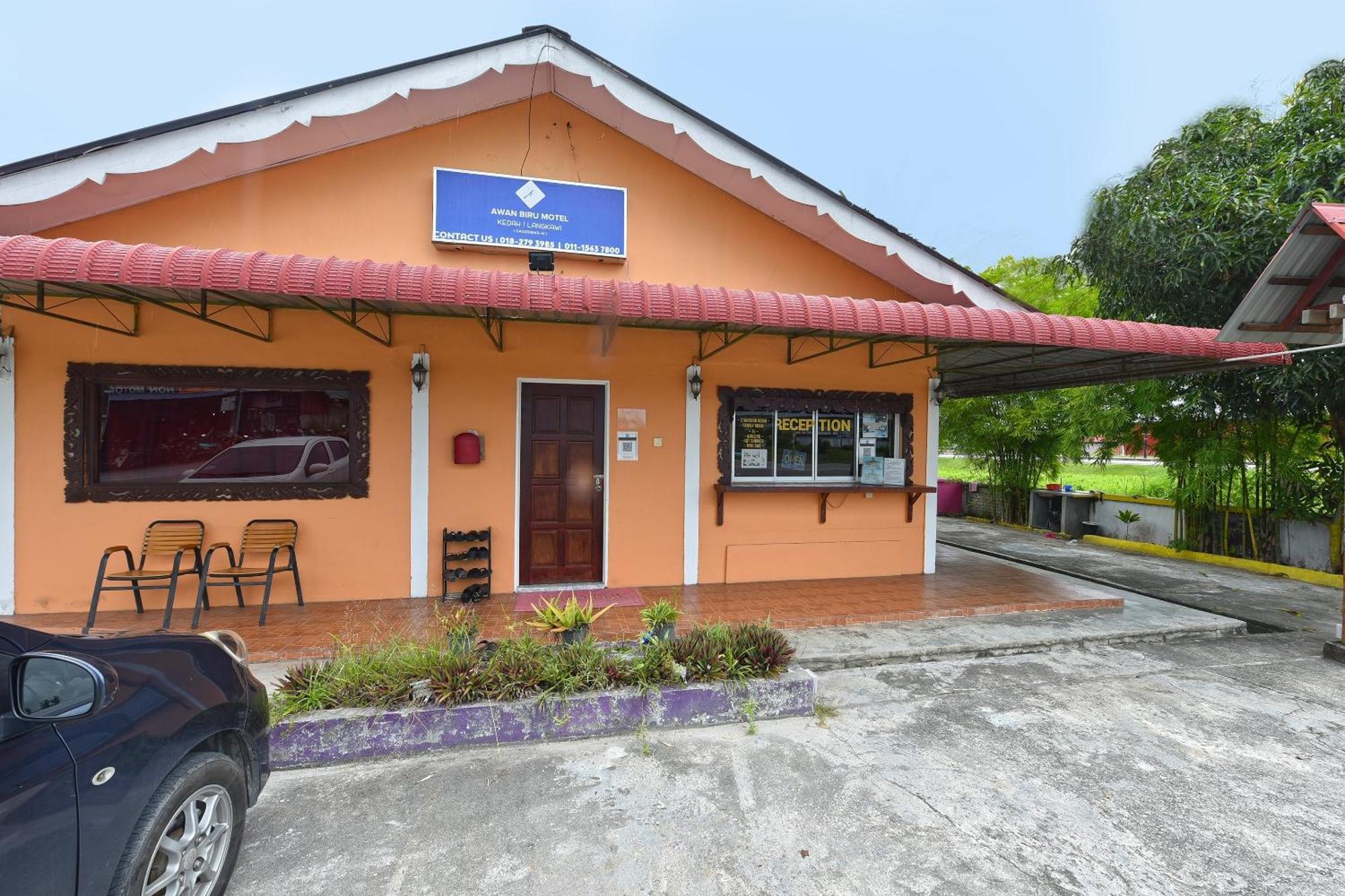 Oyo 90561 Awan Biru Motel Pantai Cenang (Langkawi) Exterior foto