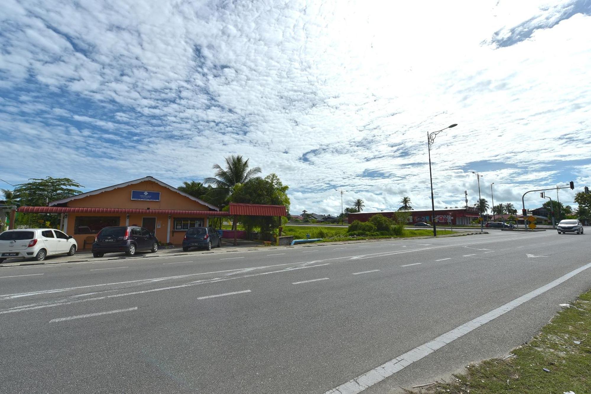 Oyo 90561 Awan Biru Motel Pantai Cenang (Langkawi) Exterior foto